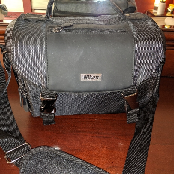 Nikon Digital Camera D3300 - Picture 2 of 3